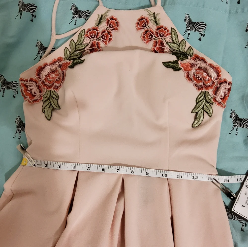 NWT!  B. DARLIN STRETCH EMBROIDERED FIT & FLARE HALTER DRESS  SIZE 9/10 - Picture 4 of 11